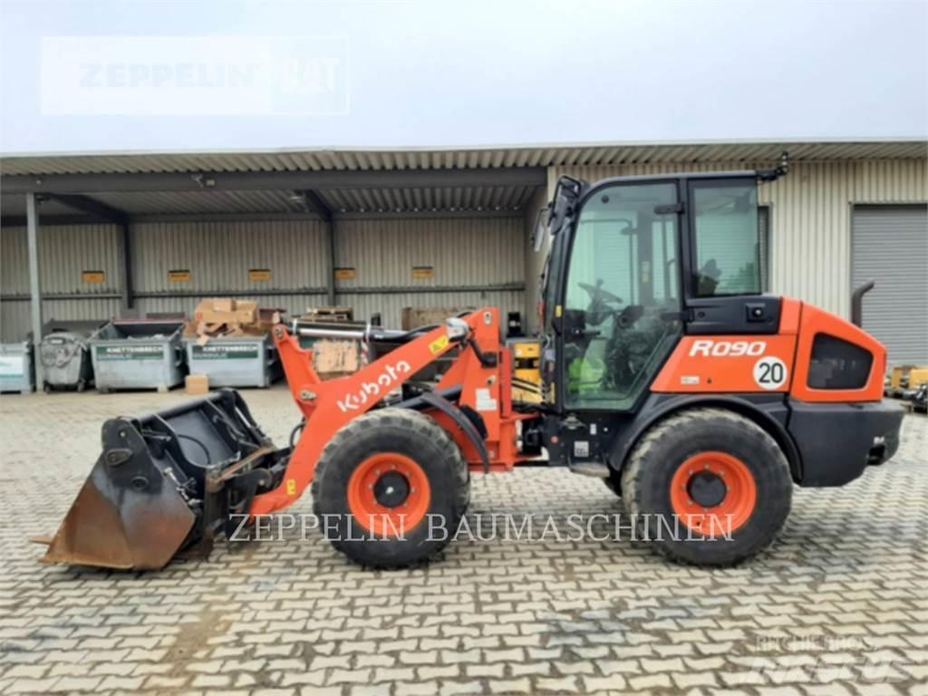 Kubota R090 Фронтальные погрузчики