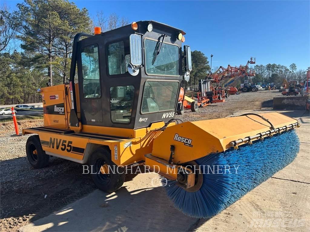 LeeBoy NV55 BROOM Вакуумные уборочные машины