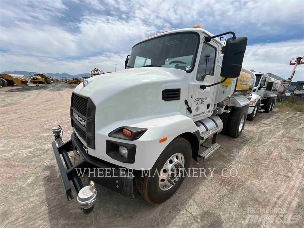 Mack WT2000 A Грузовики-цистерны