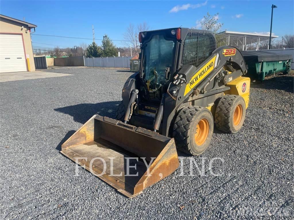 New Holland L223 Мини-погрузчики