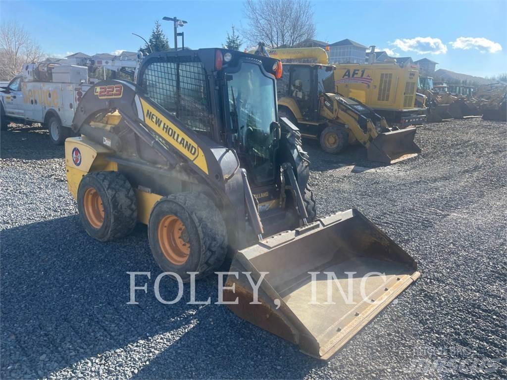 New Holland L223 Мини-погрузчики