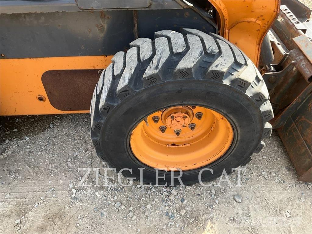 New Holland SV250 Мини-погрузчики