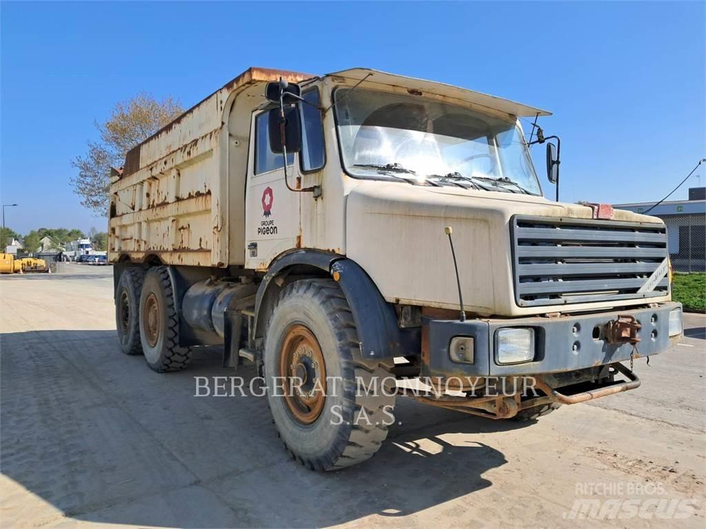 Perlini 131 33 Шарнирно-сочленённые самосвалы