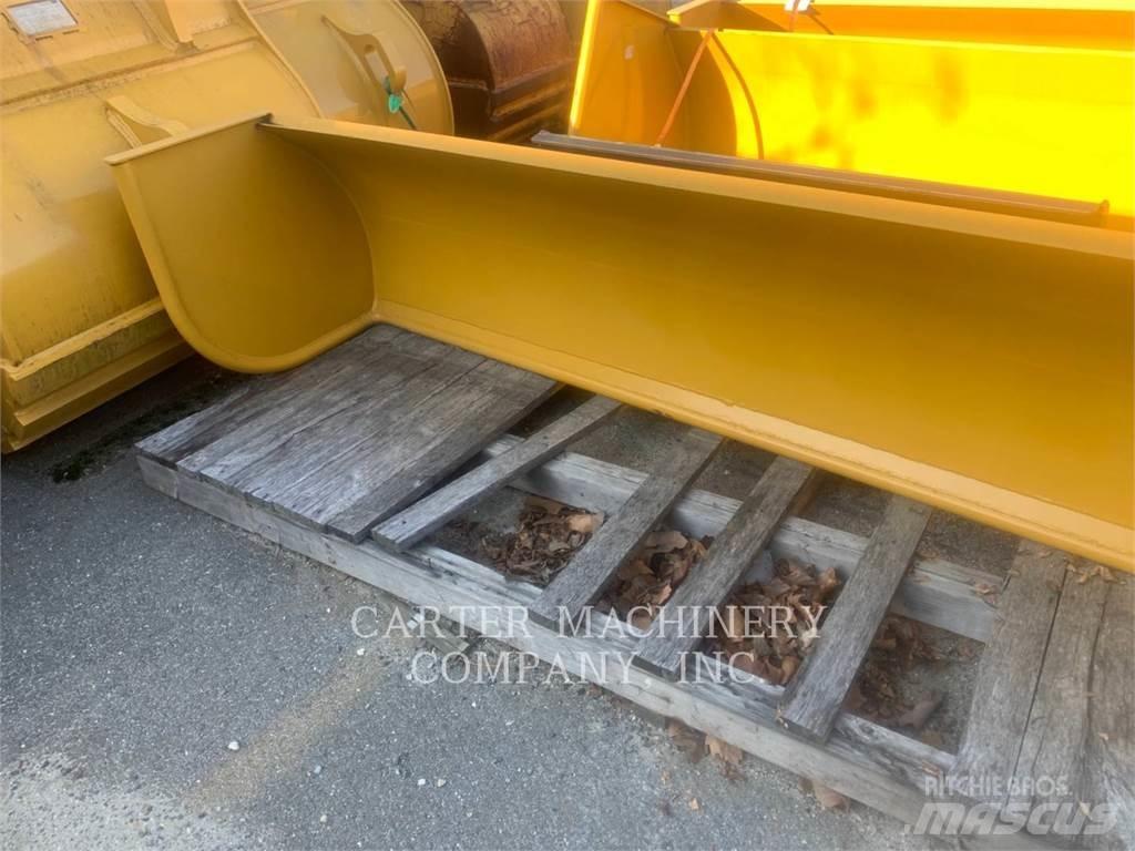 Protec SNOW TURF PUSHER Снегоуборщики