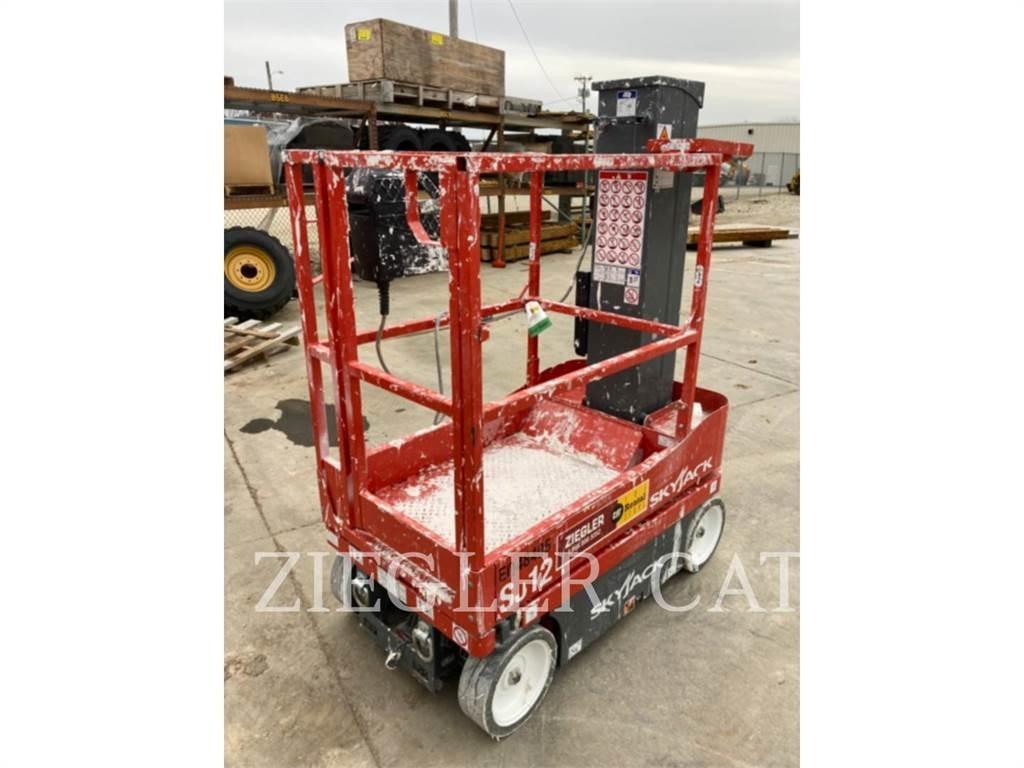 Skyjack SJ12 Ножничные подъемники