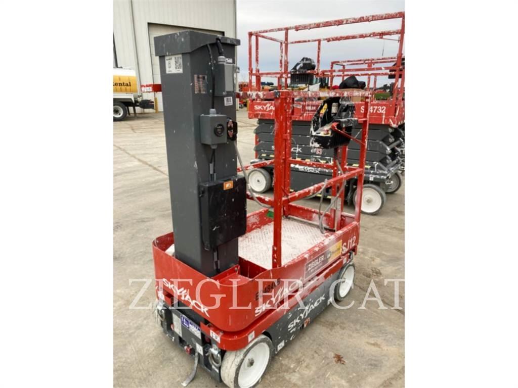 Skyjack SJ12 Ножничные подъемники