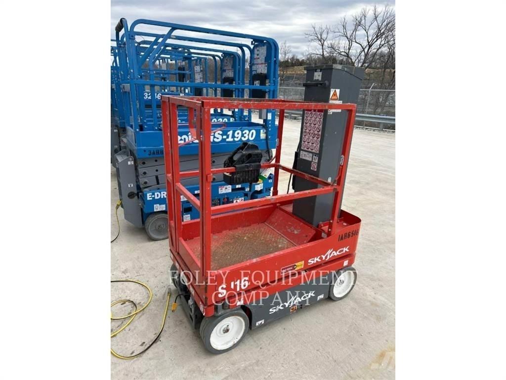 Skyjack SJ16 Ножничные подъемники