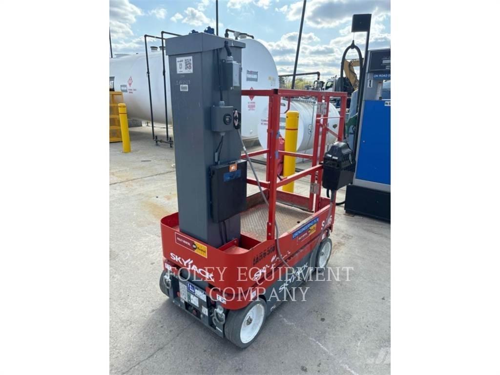 Skyjack SJ16 Ножничные подъемники