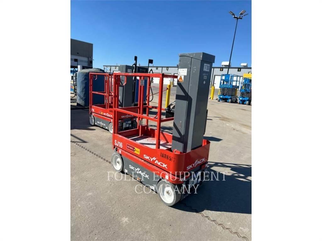 Skyjack SJ16 Ножничные подъемники