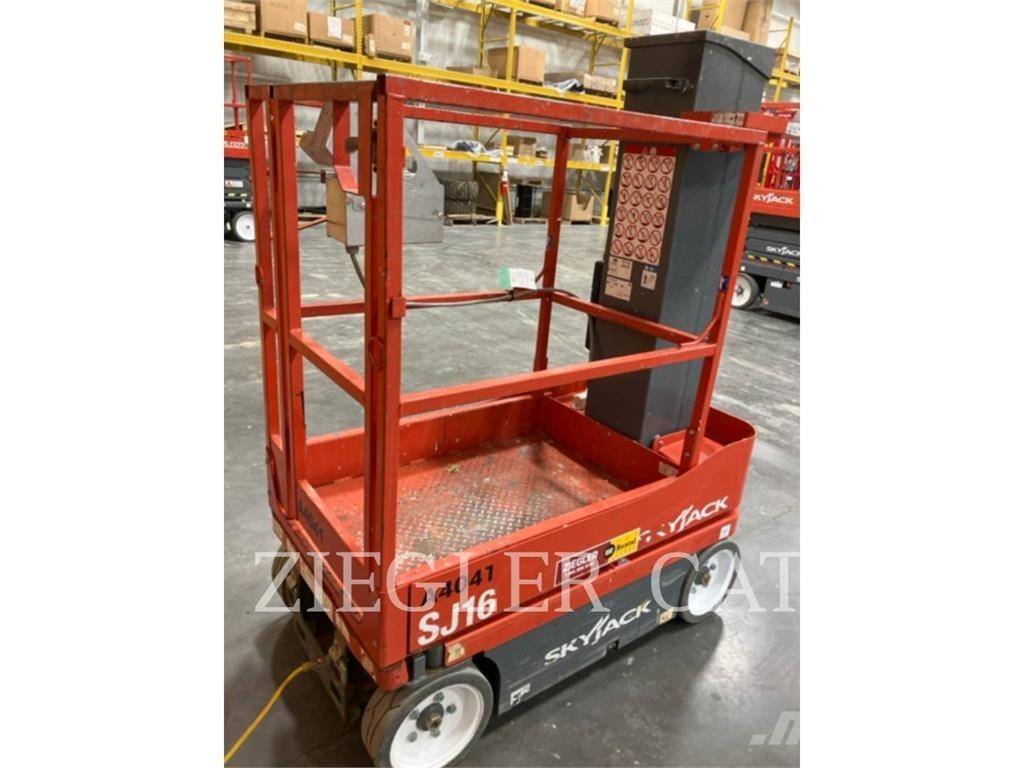 Skyjack SJ16 Ножничные подъемники
