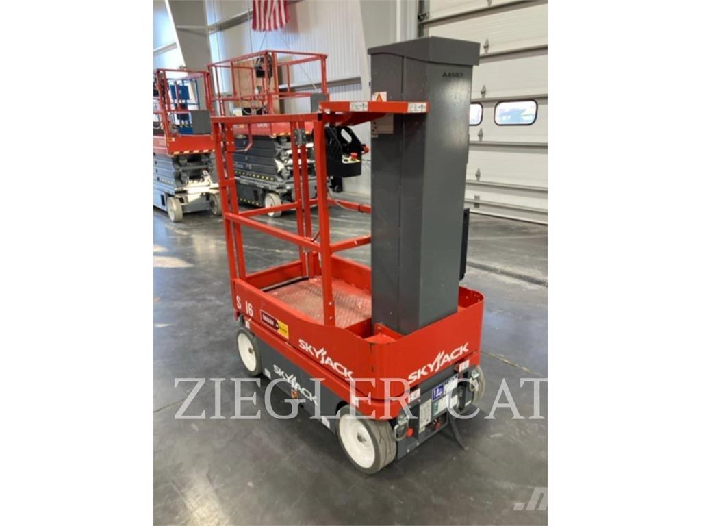 Skyjack SJ16 Ножничные подъемники