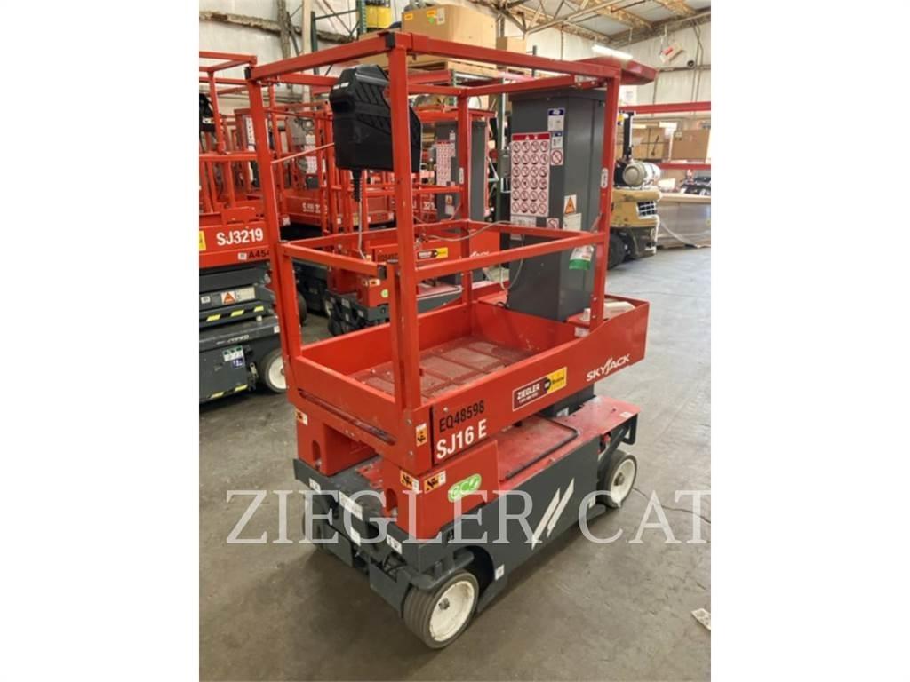 Skyjack SJ16E Ножничные подъемники