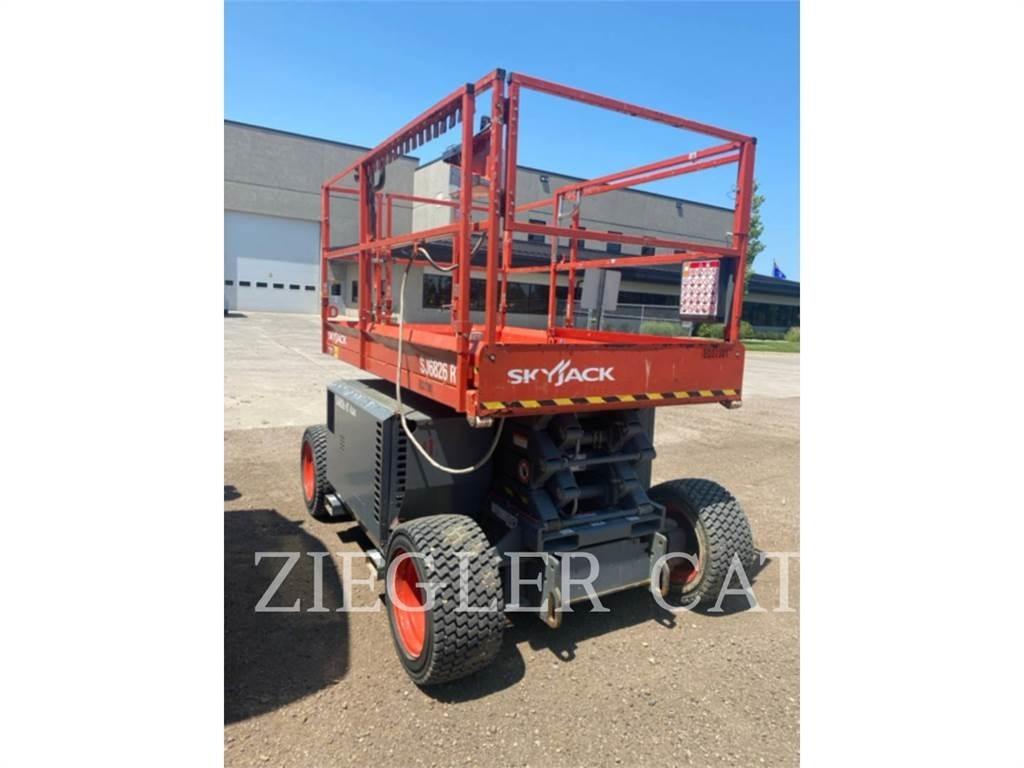 Skyjack SJ6826 Ножничные подъемники
