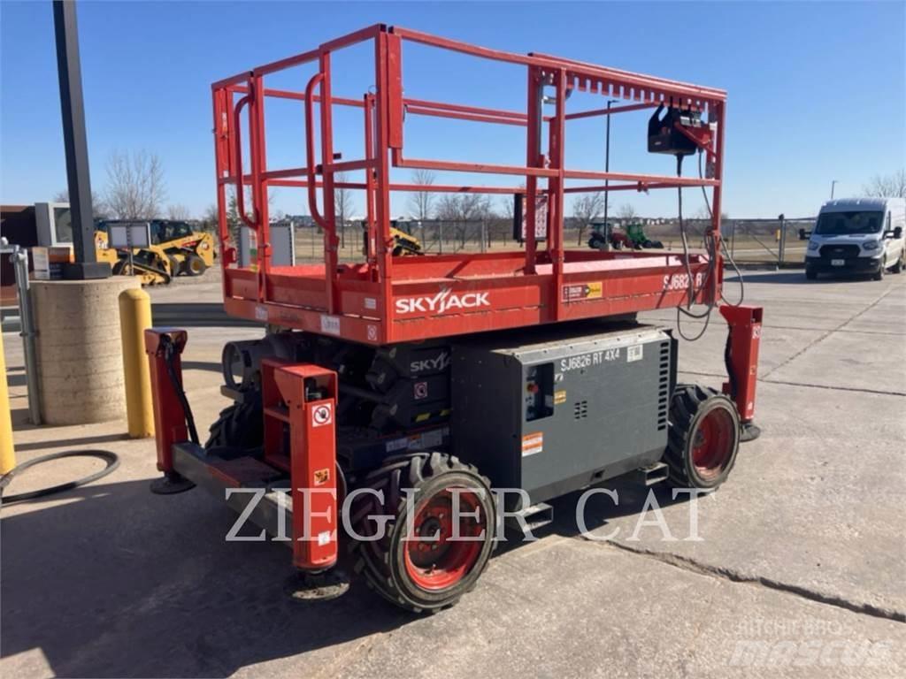 Skyjack SJ6826RT Ножничные подъемники