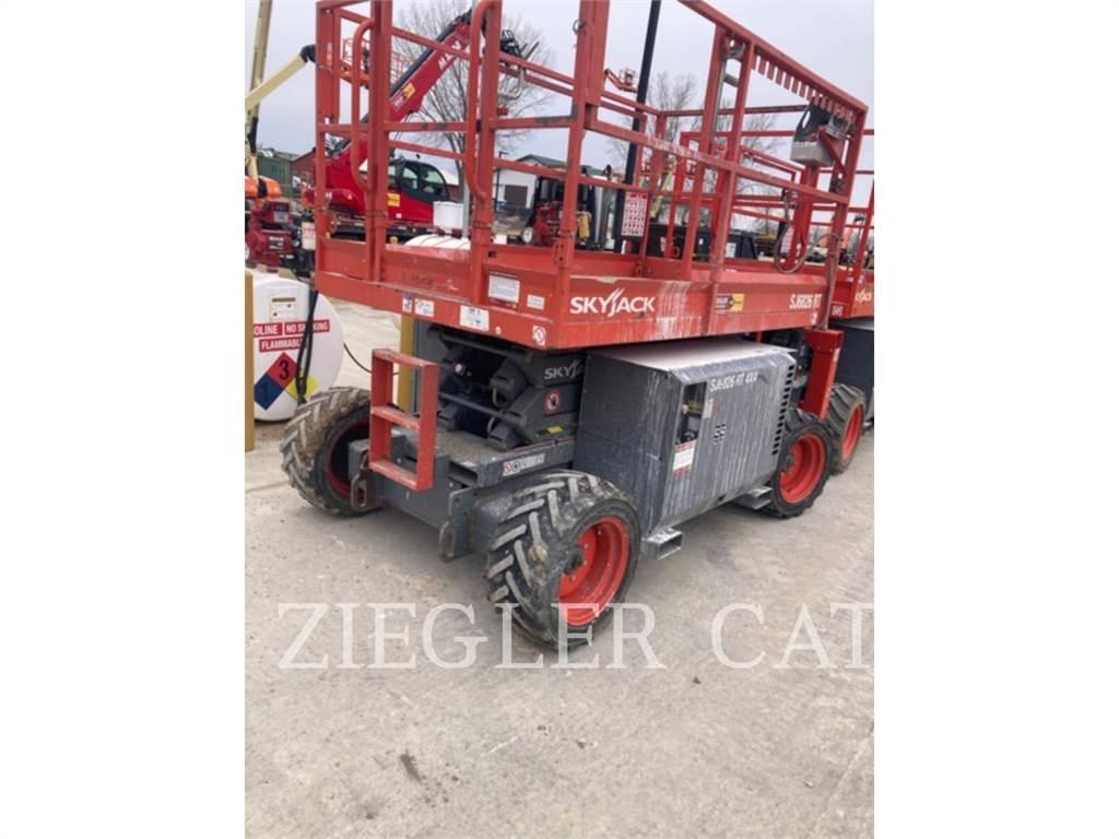 Skyjack SJ6826RT Ножничные подъемники