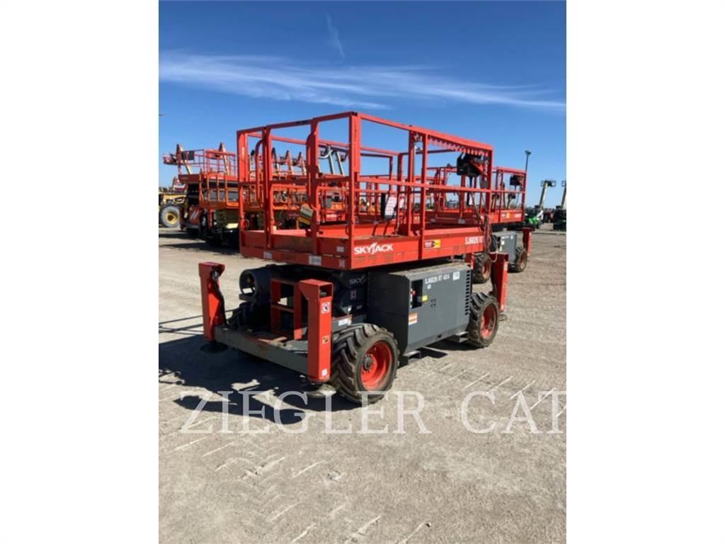 Skyjack SJ6826RT Ножничные подъемники