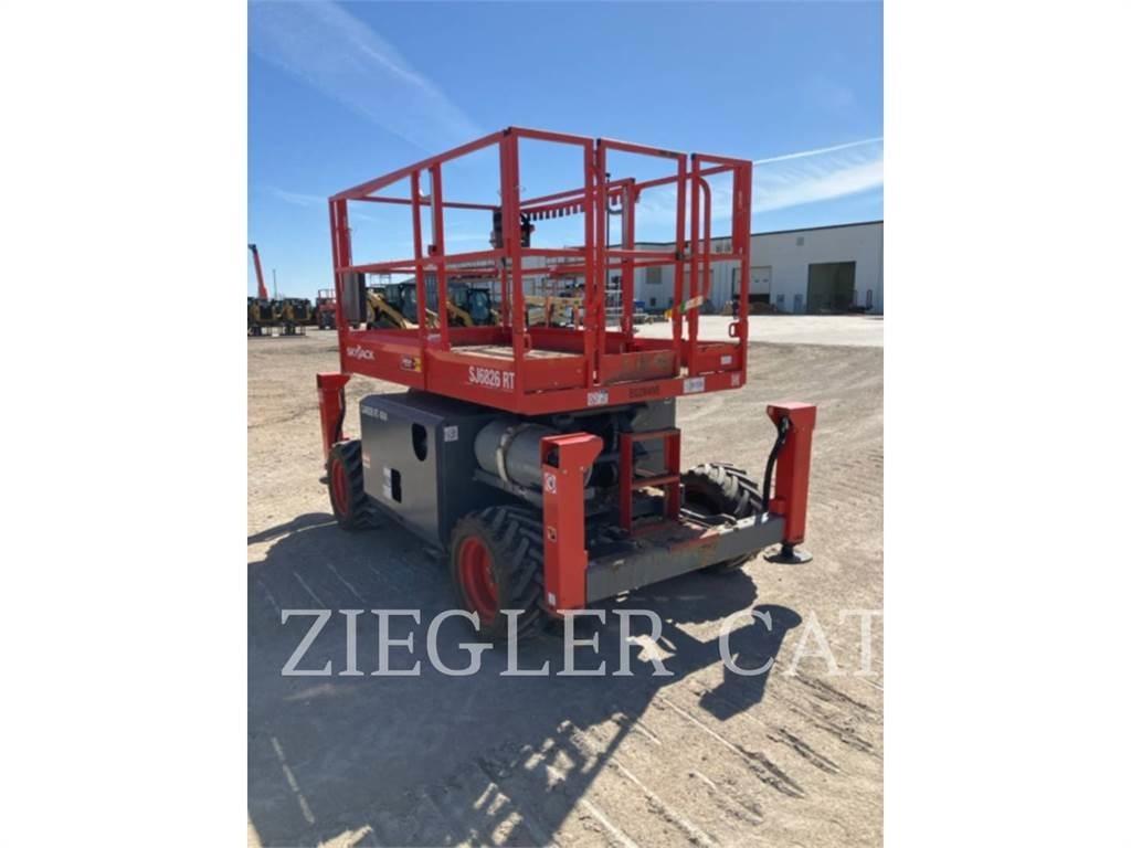 Skyjack SJ6826RT Ножничные подъемники