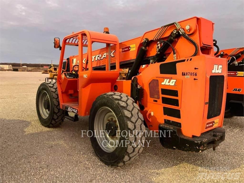 SkyTrak 6042O Телескопические погрузчики
