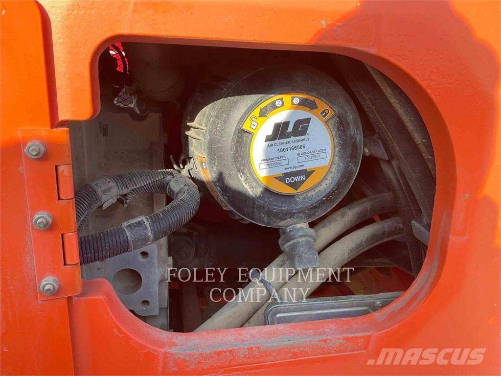 SkyTrak 8042 Телескопические погрузчики