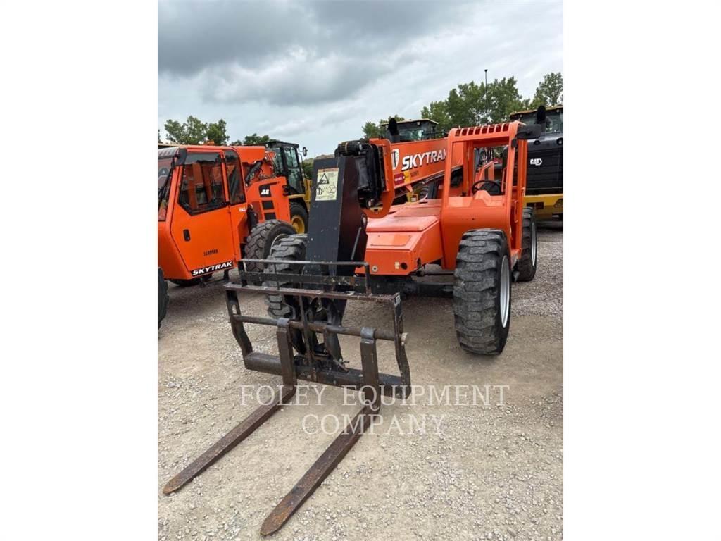 SkyTrak 8042O Телескопические погрузчики