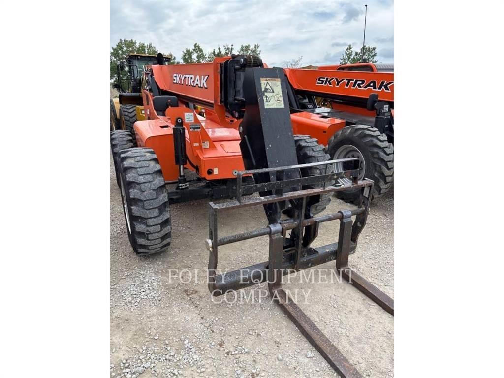 SkyTrak 8042O Телескопические погрузчики