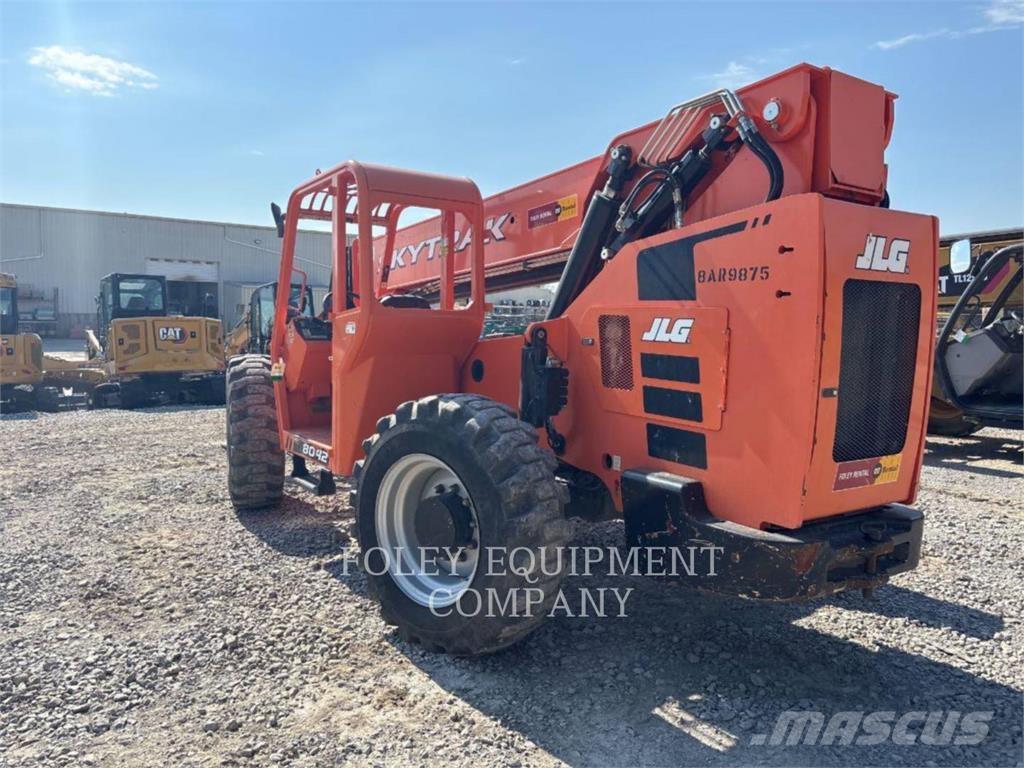 SkyTrak 8042O Телескопические погрузчики