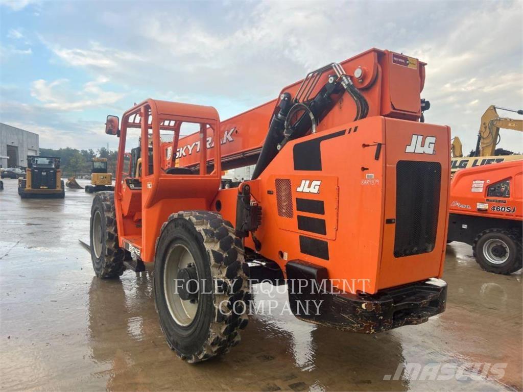 SkyTrak 8042O Телескопические погрузчики