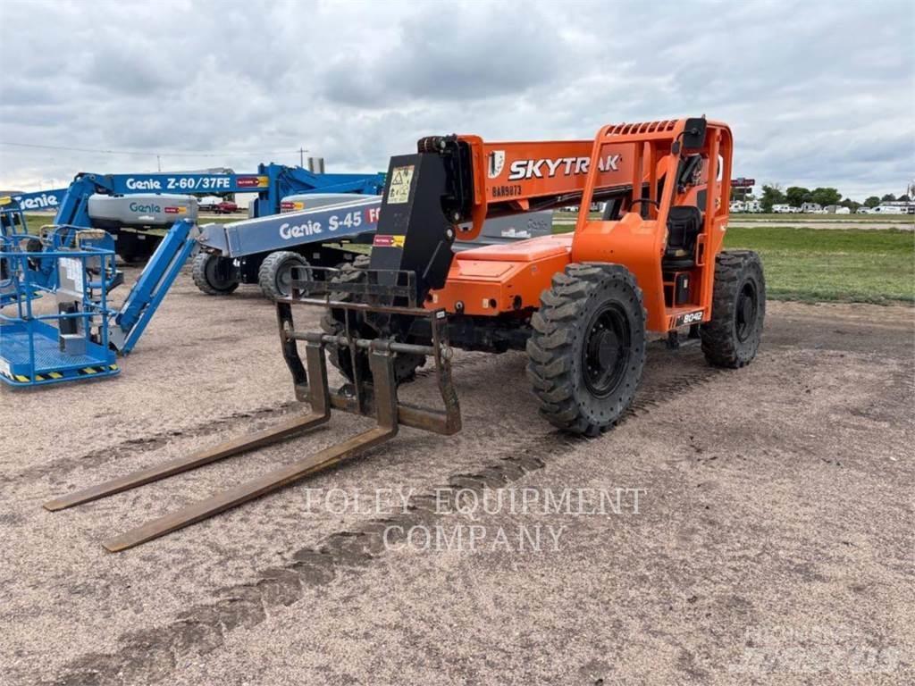 SkyTrak 8042O Телескопические погрузчики
