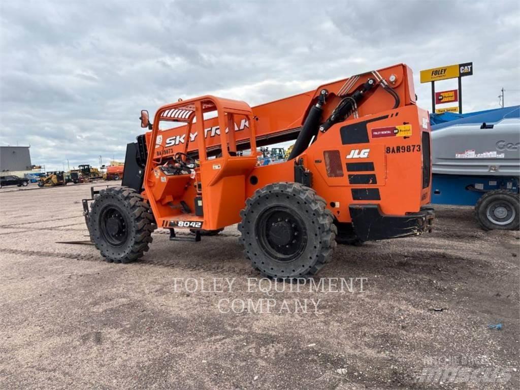 SkyTrak 8042O Телескопические погрузчики