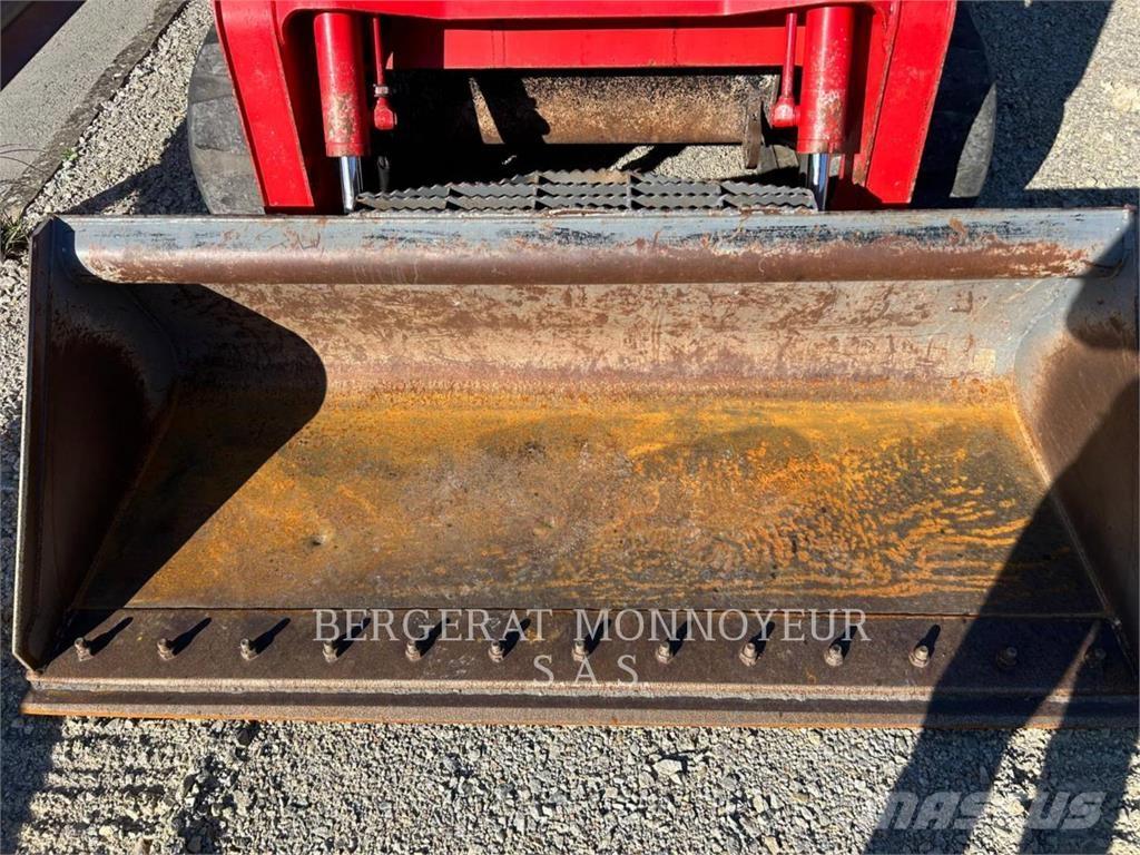 Takeuchi TL12 Гусеничные фронтальные погрузчики