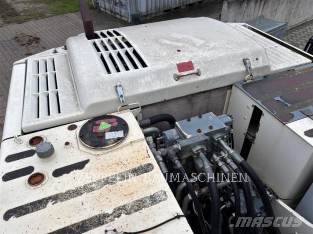 Terex TC225LC Гусеничные экскаваторы