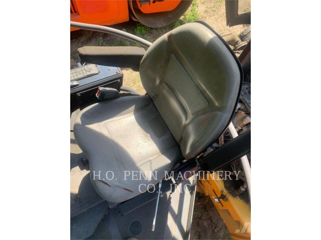 Volvo D110B Уплотнители грунта