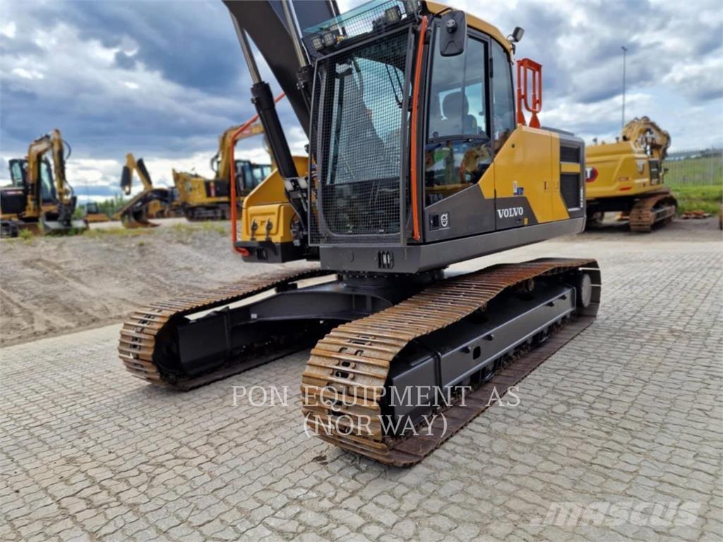 Volvo EC220 Гусеничные экскаваторы