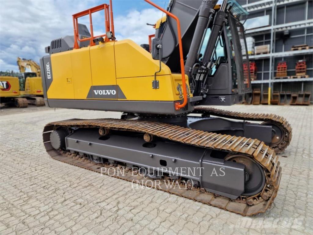 Volvo EC220 Гусеничные экскаваторы