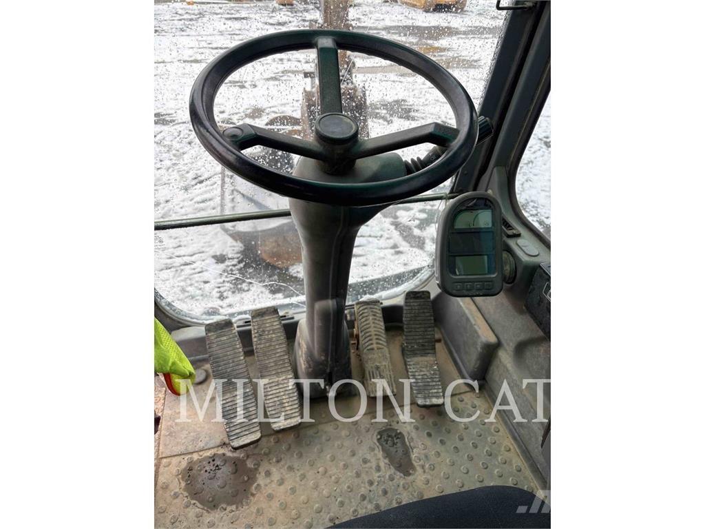 Volvo EW180B Колёсные экскаваторы