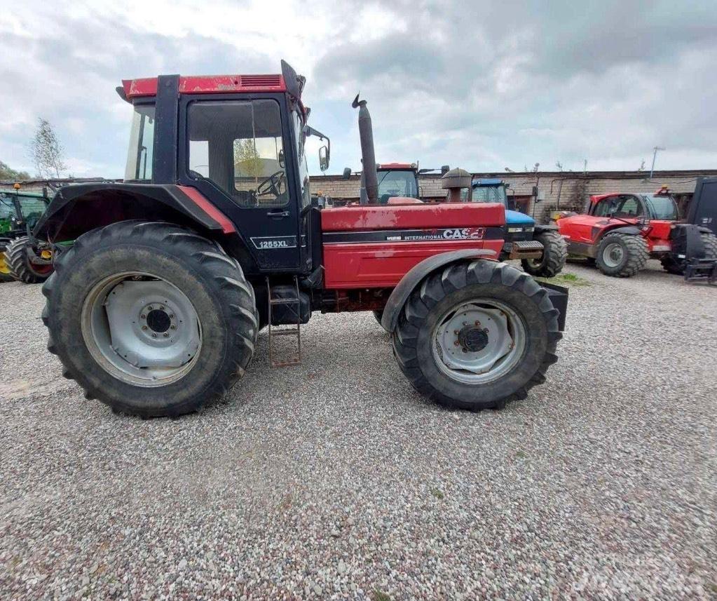 Case IH 1255 XL Трактора