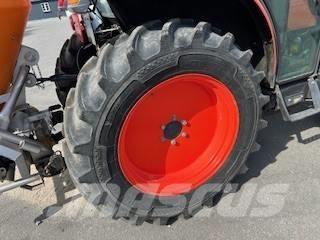 Kubota L2-452 Коммунальные тракторы
