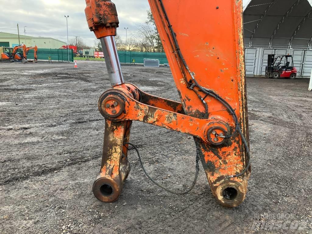 Hitachi ZX670LCH-5B Гусеничные экскаваторы