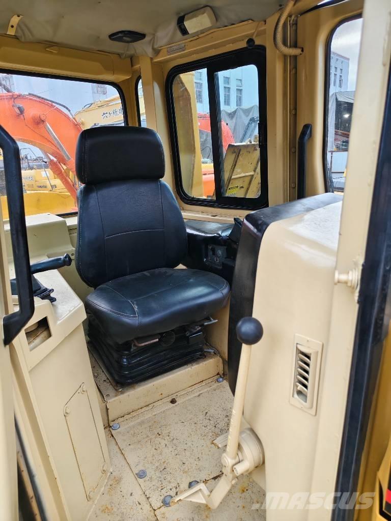 CAT D 7 R Гусеничные бульдозеры