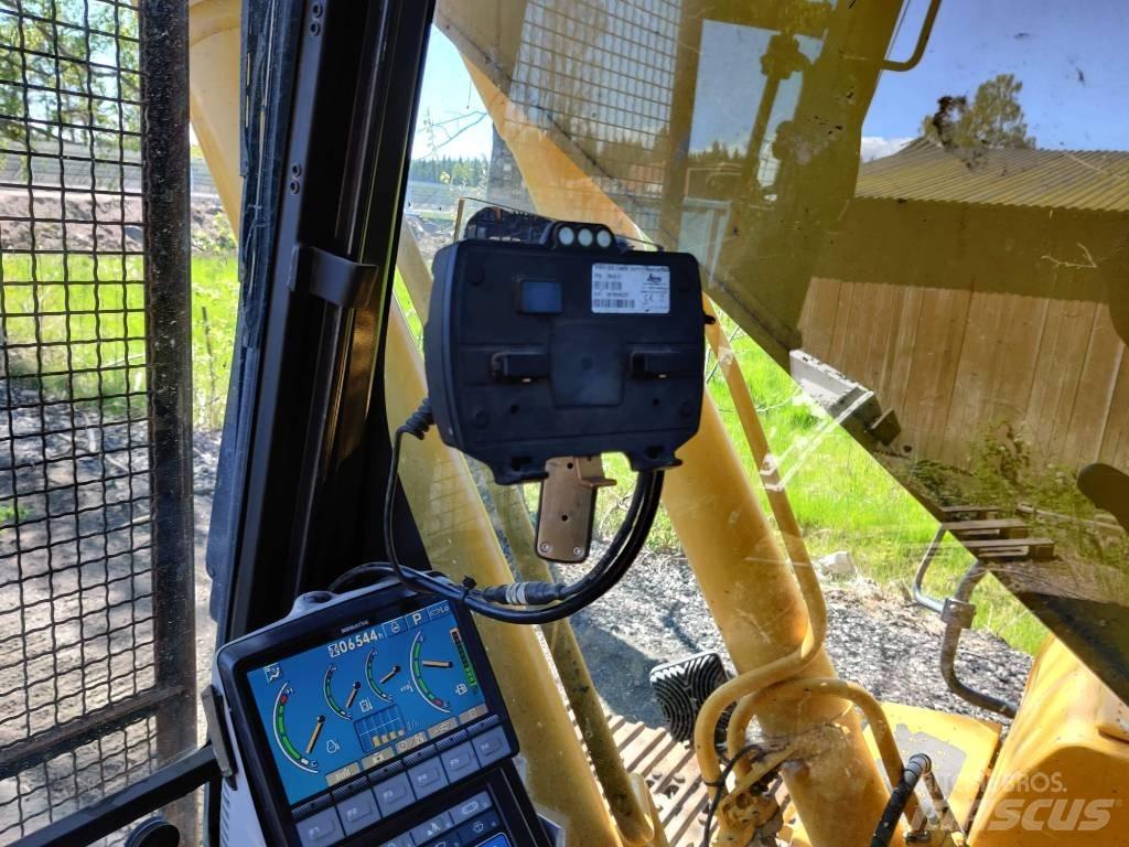 Komatsu HB215LC-1 Гусеничные экскаваторы