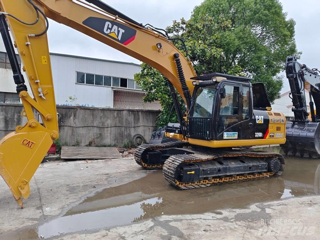 CAT 320 D2 Гусеничные экскаваторы