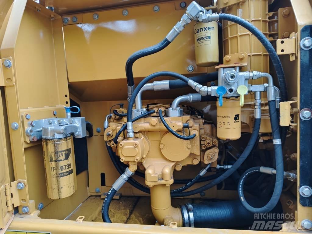 CAT 320 D2 Гусеничные экскаваторы