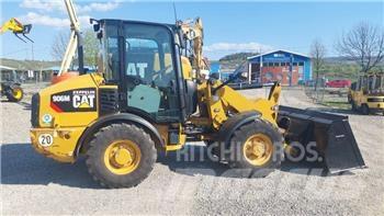 CAT 906 Фронтальные погрузчики