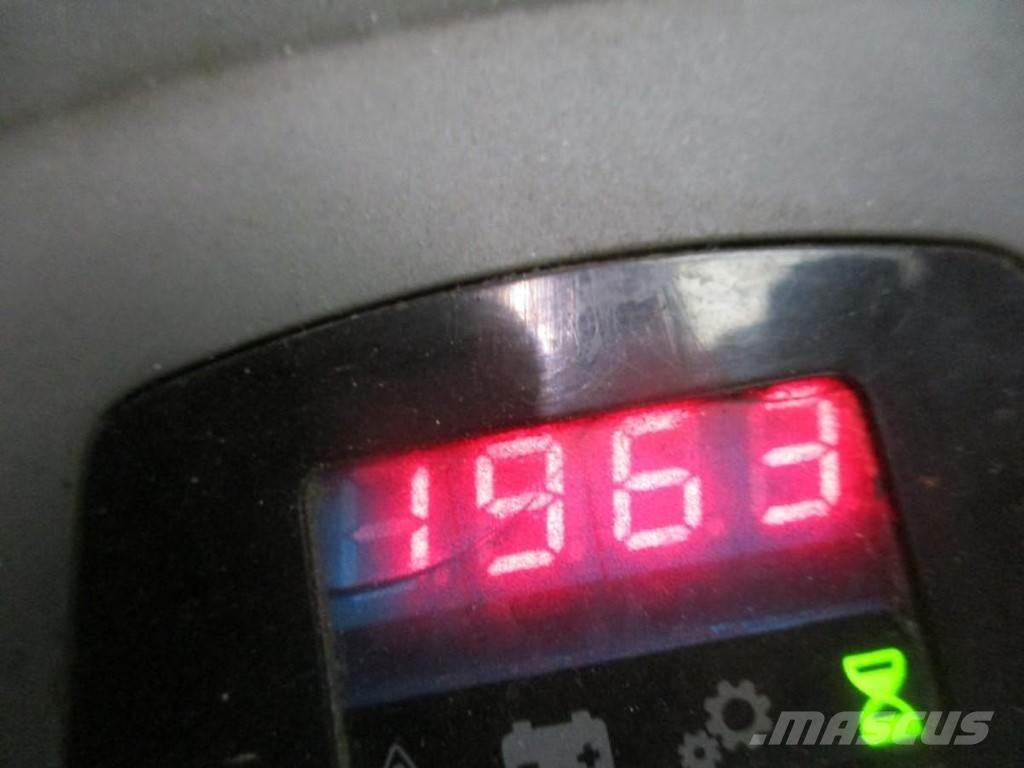 Toyota LPE 200 Самоходные электрические тележки