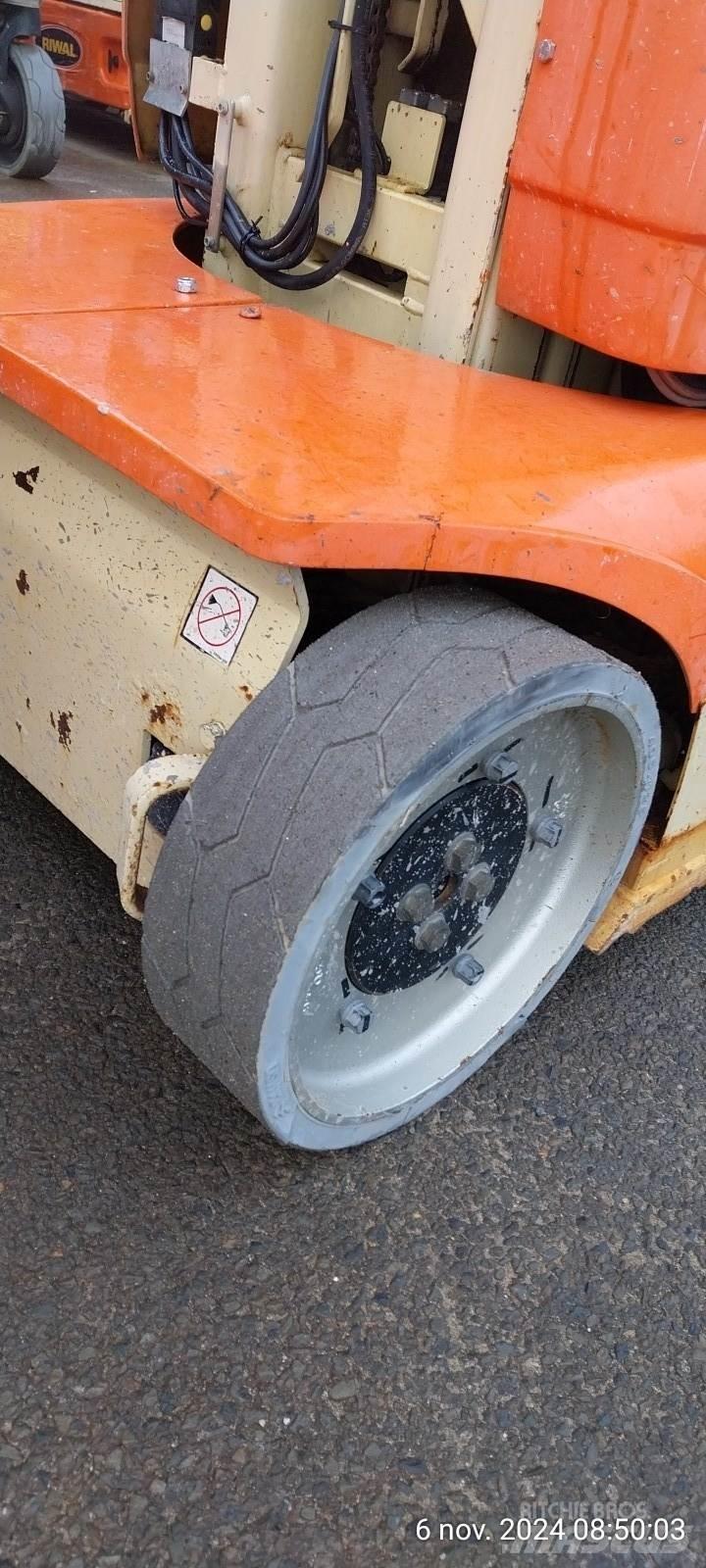 JLG T10E Разные подъемники и вышки