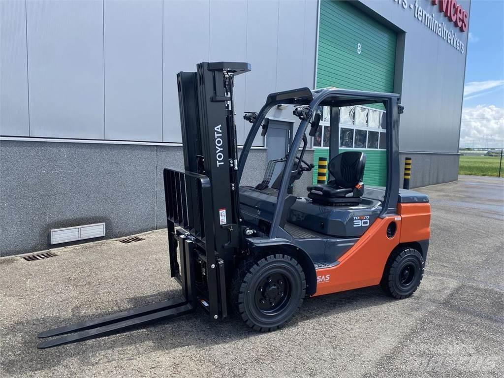 Toyota 52-8FDF30 Дизельные погрузчики