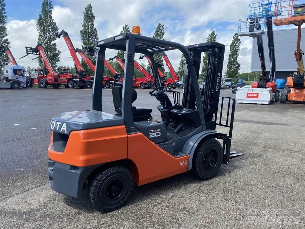 Toyota 52-8FDF30 Дизельные погрузчики