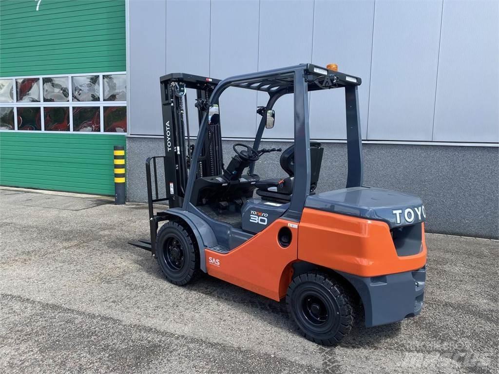 Toyota 52-8FDF30 Дизельные погрузчики