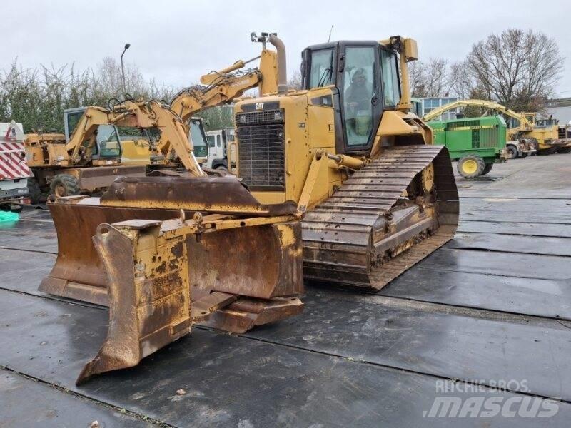 CAT D6N Гусеничные бульдозеры