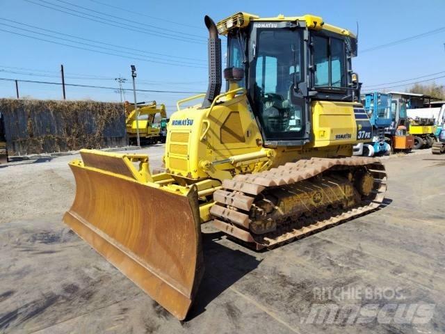 Komatsu D37PX-23 Гусеничные бульдозеры